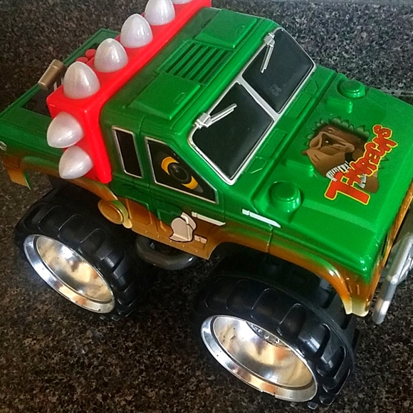 Kids Betty use toy
